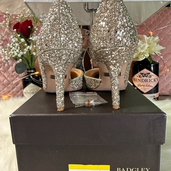 AUTHENTIC BADGLEY MISCHKA GOLD SPARKLE DAISY D’ORSAY PUMP HEELS SIZE 6 - Picture 8 of 10
